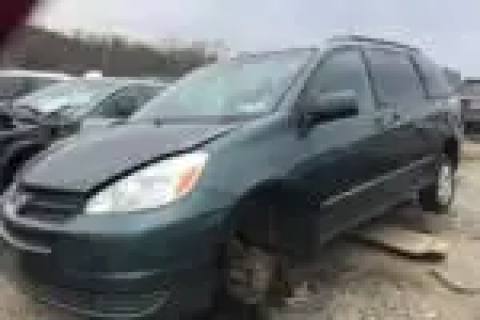 Photo of 2004 Toyota Sienna