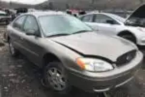 Photo of 2005 Ford Taurus