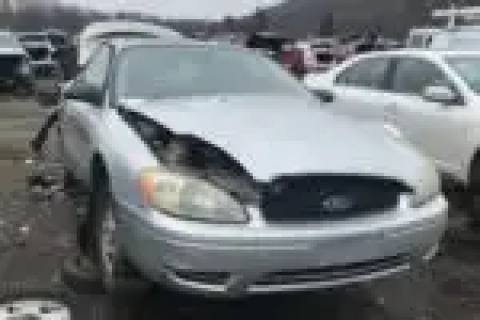 Photo of 2005 Ford Taurus