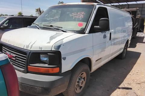 Photo of 2005 Gmc Savana 2500 Van