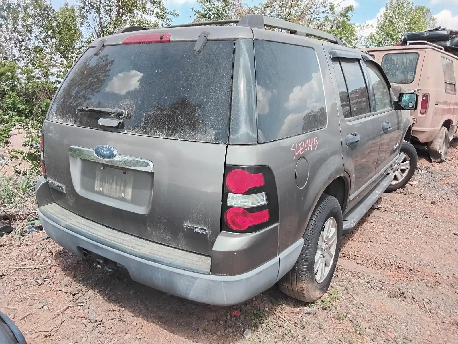 Photo of 2006 Ford Explorer