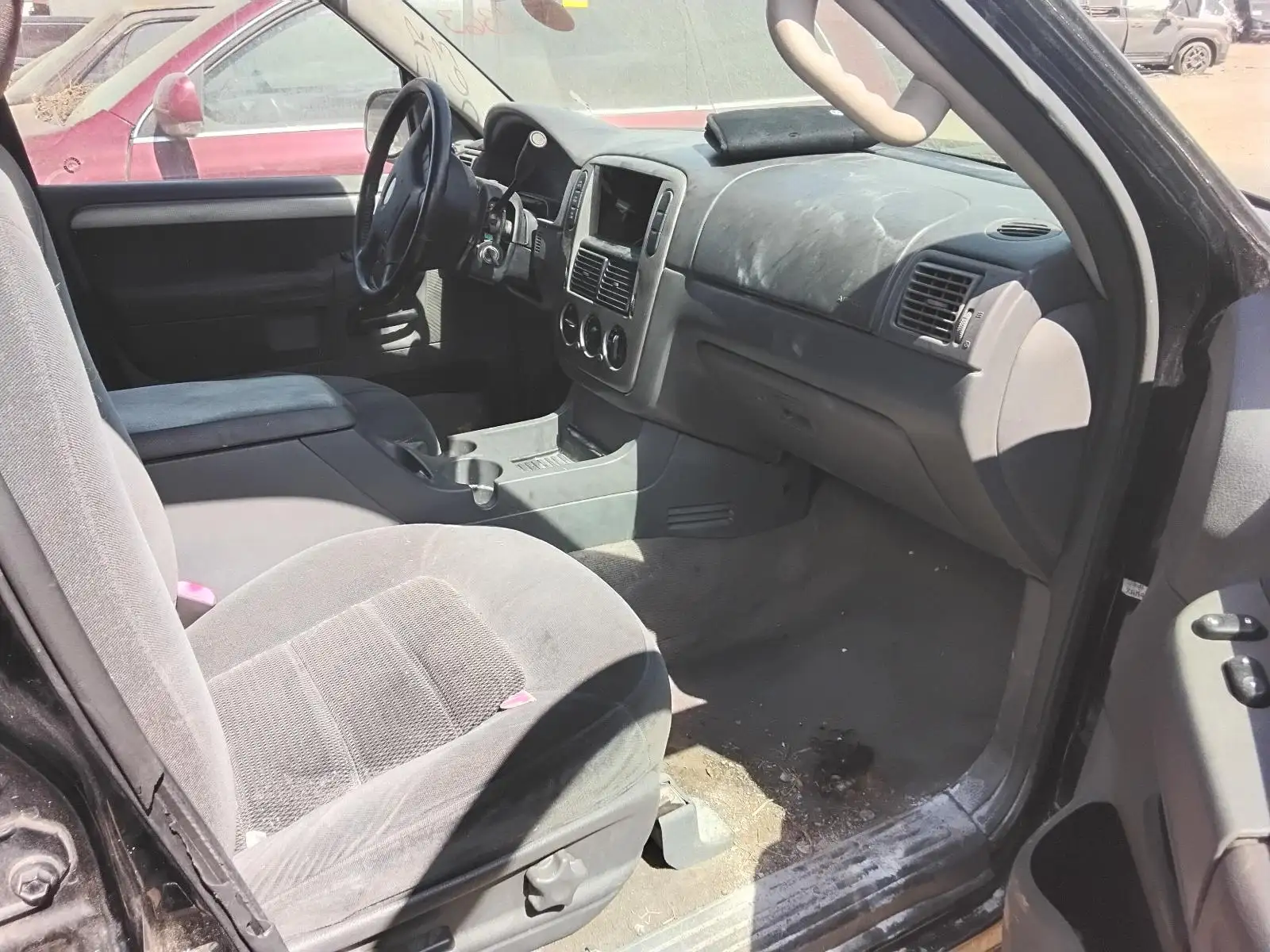 Photo of 2003 Ford Explorer