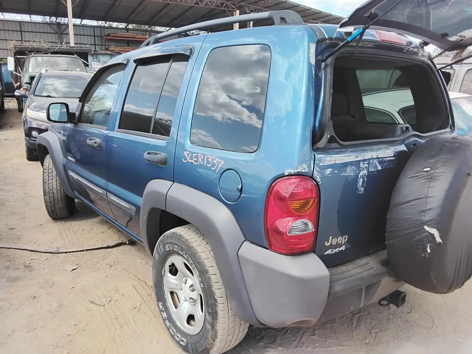 Photo of 2004 Jeep Liberty