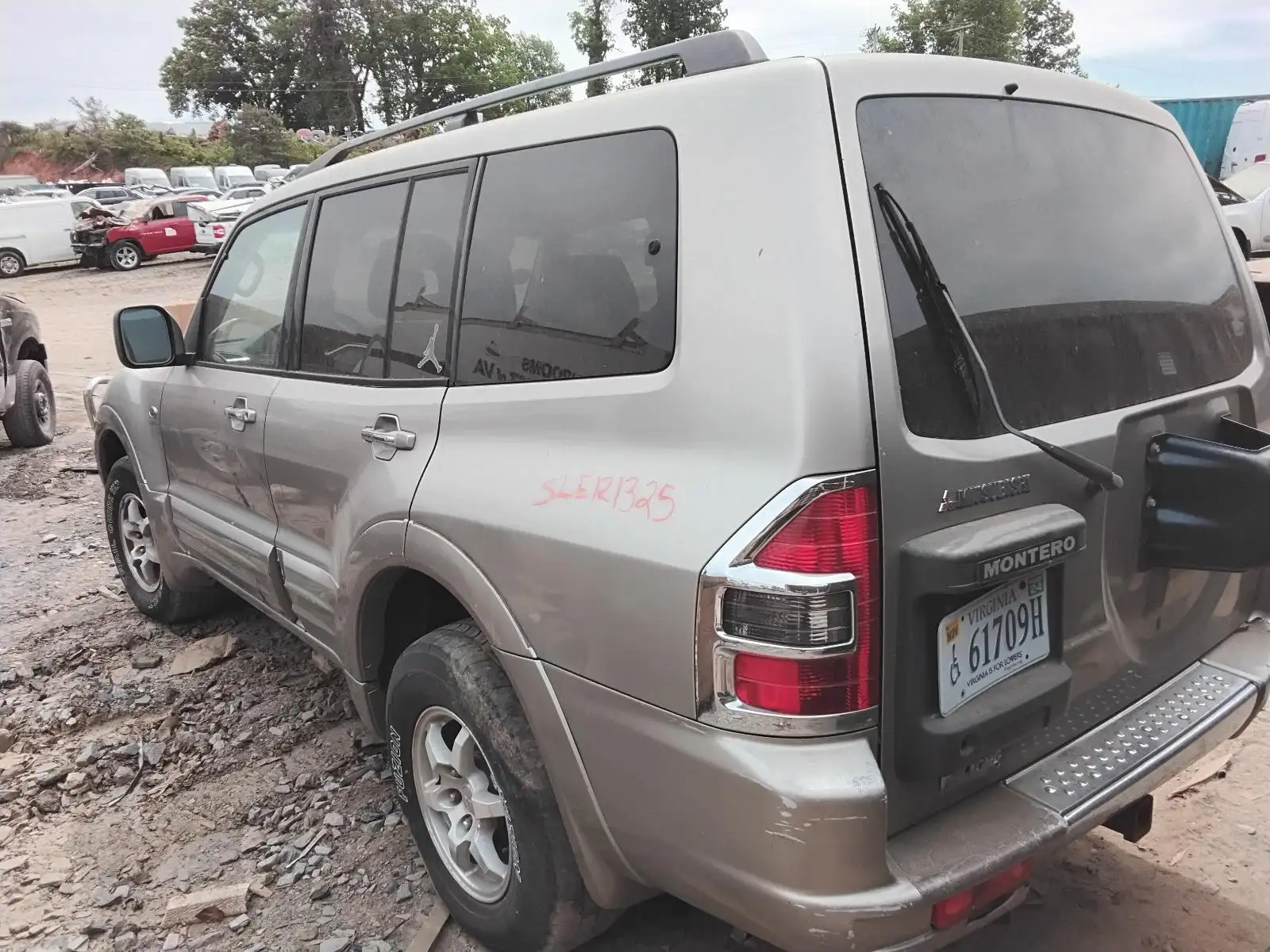 Photo of 2001 Mitsubishi Montero