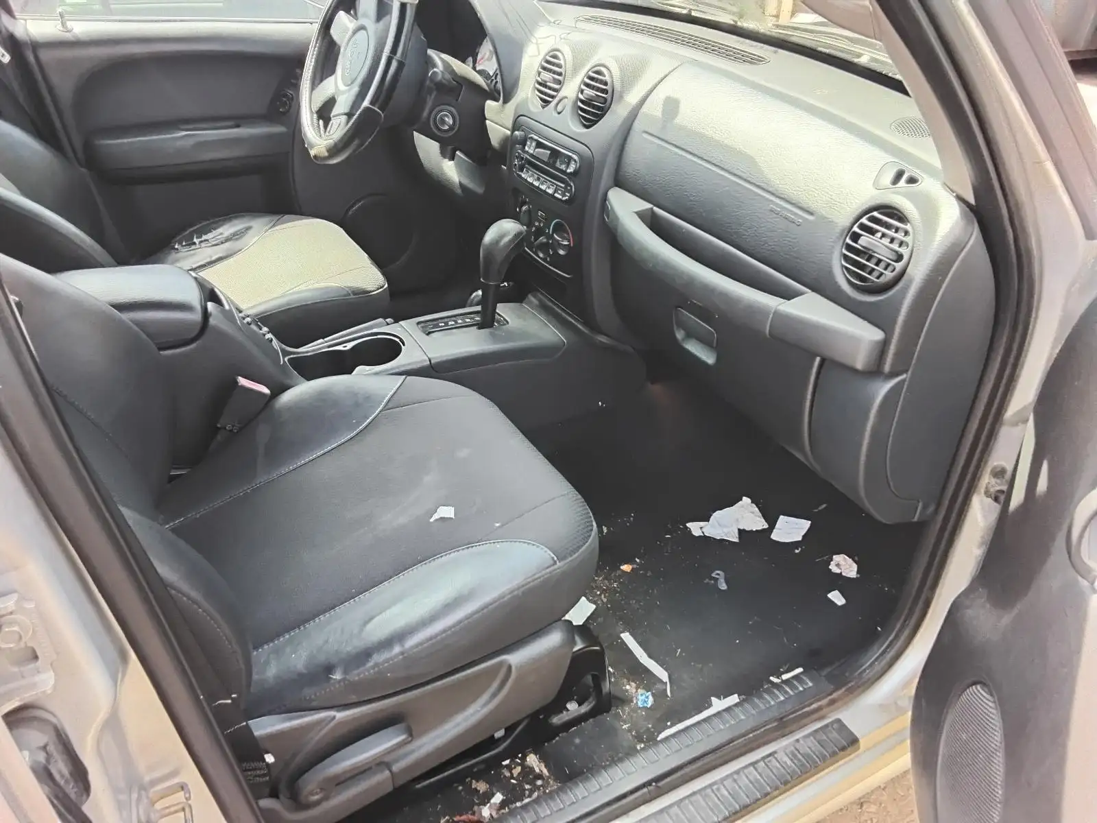 Photo of 2004 Jeep Liberty