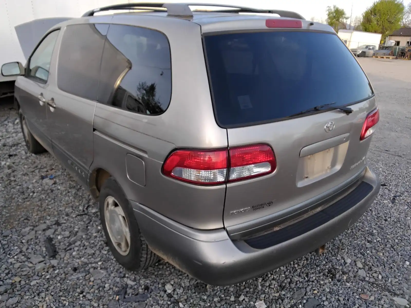 Photo of 2001 Toyota Sienna
