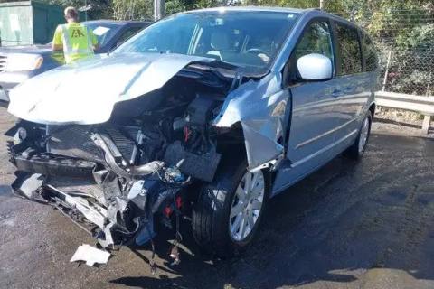 Photo of 2012 Chrysler Town & Country