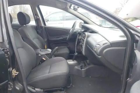 Photo of 2005 Dodge Neon