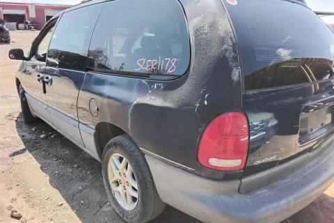 Photo of 2000 Dodge Caravan