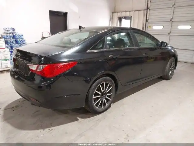Photo of 2011 Hyundai Sonata