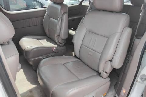 Photo of 2002 Toyota Sienna