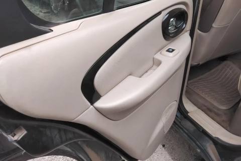 Photo of 2004 Buick Rainier