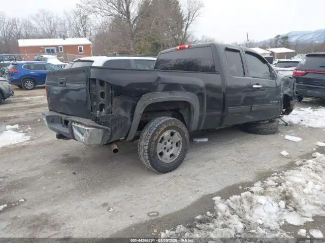 Photo of 2011 Chevrolet Silverado 1500 Pickup