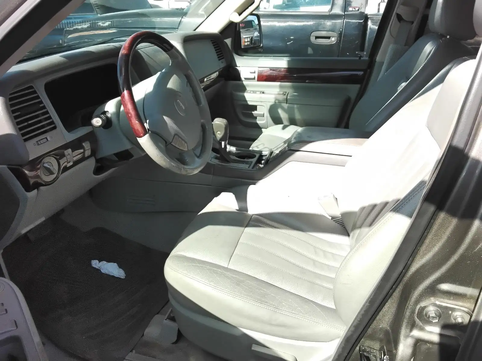 Photo of 2003 Lincoln Aviator