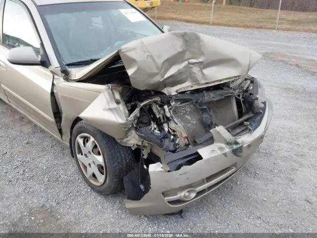 Photo of 2005 Hyundai Elantra