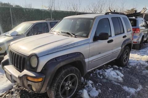 Photo of 2003 Jeep Liberty