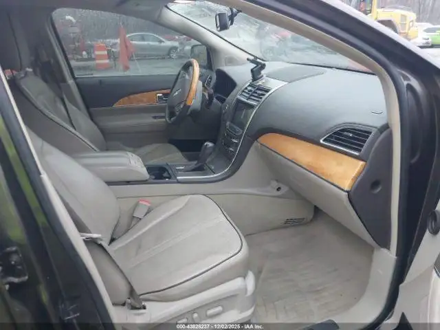 Photo of 2011 Ford Mkx