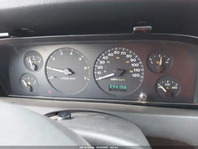 Photo of 2002 Jeep Grand Cherokee