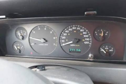 Photo of 2002 Jeep Grand Cherokee