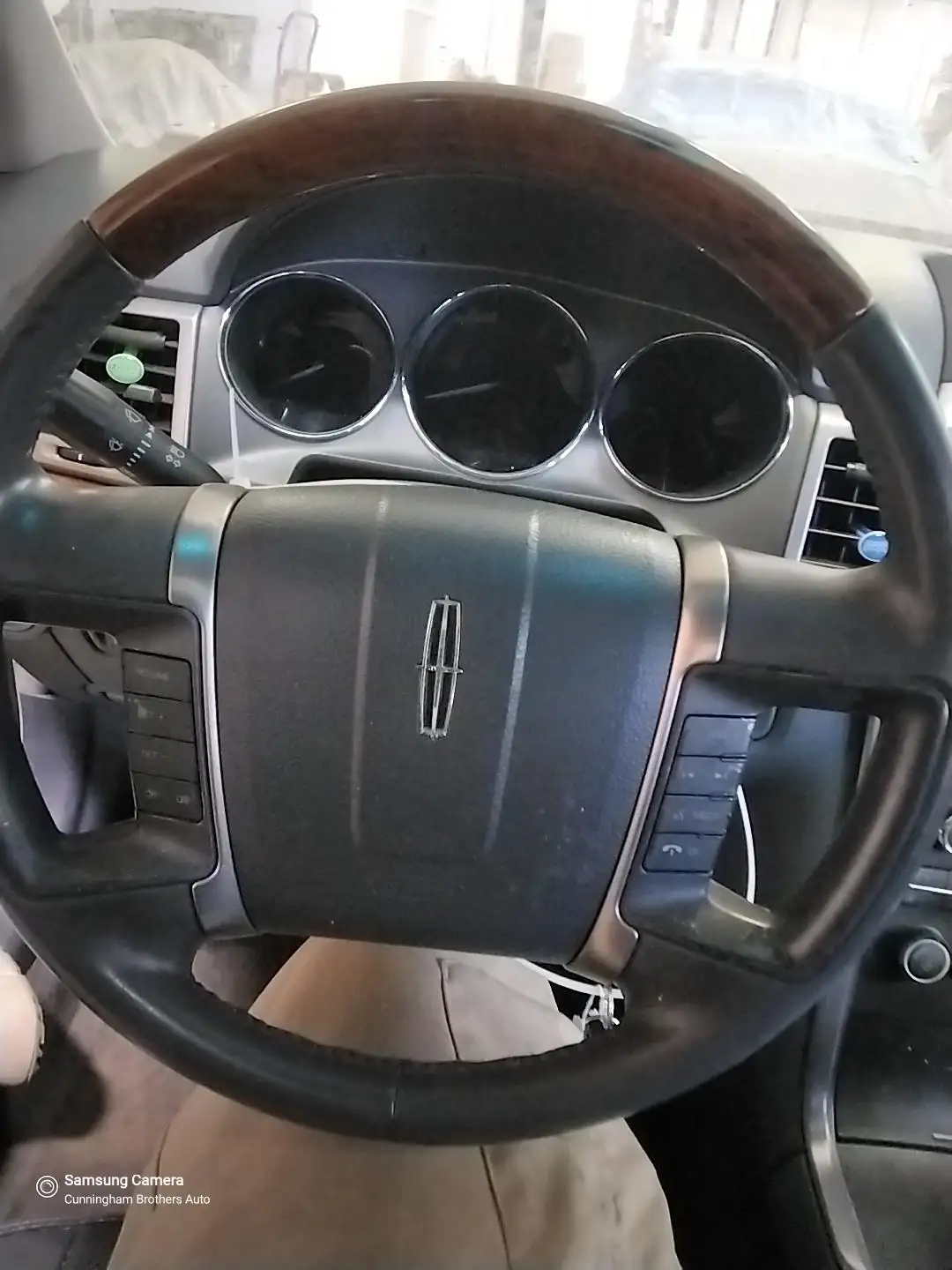 Photo of 2010 Lincoln Mkz