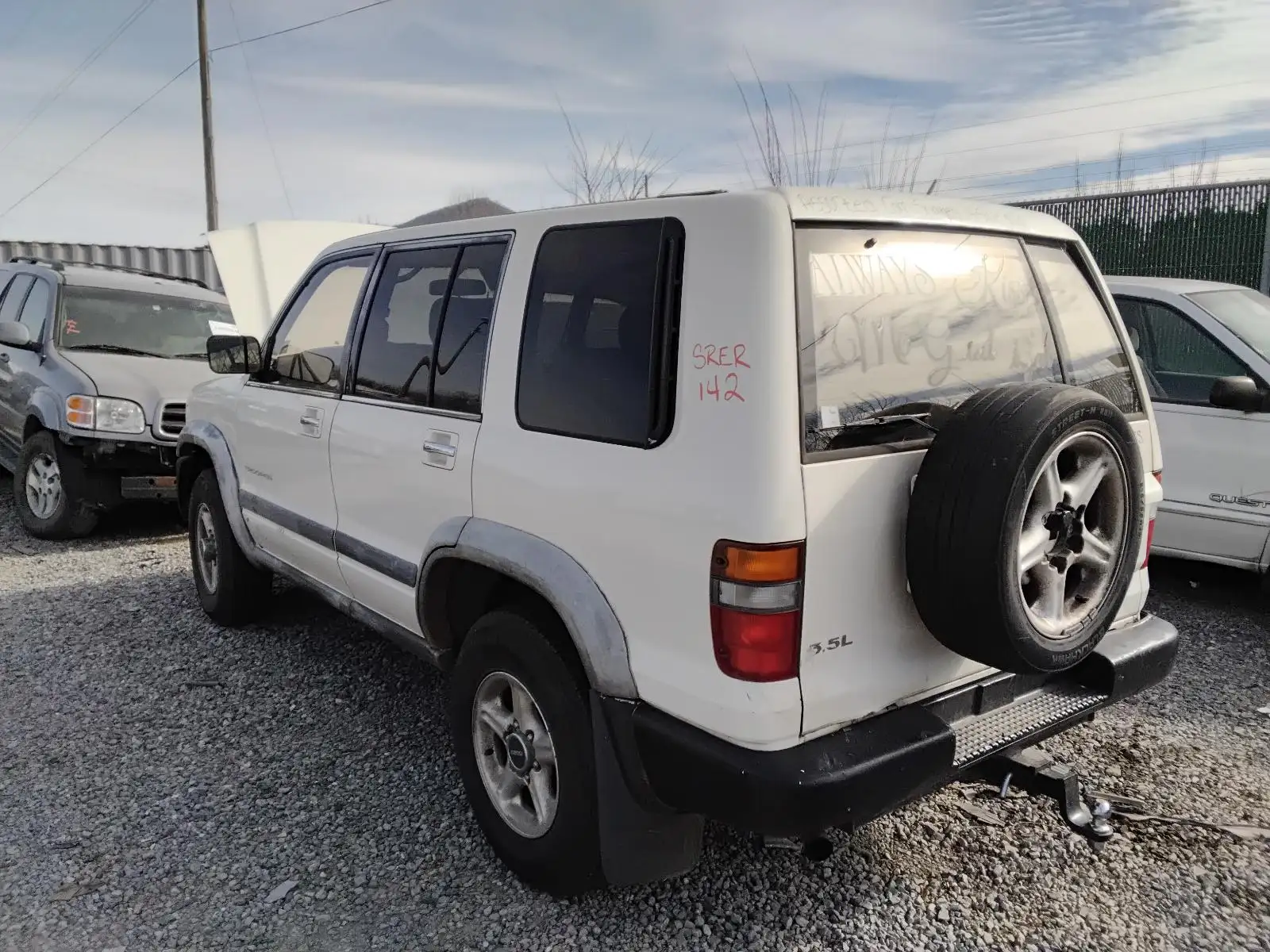 Photo of 1998 Isuzu Isuzu Trooper