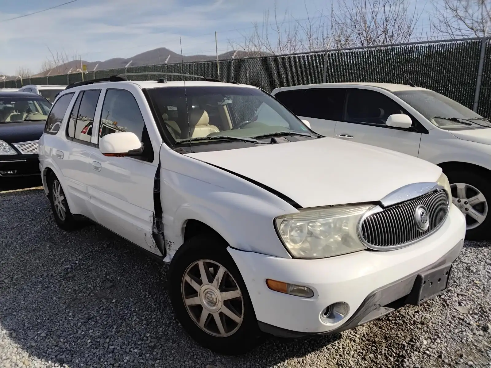Photo of 2004 Buick Rainier