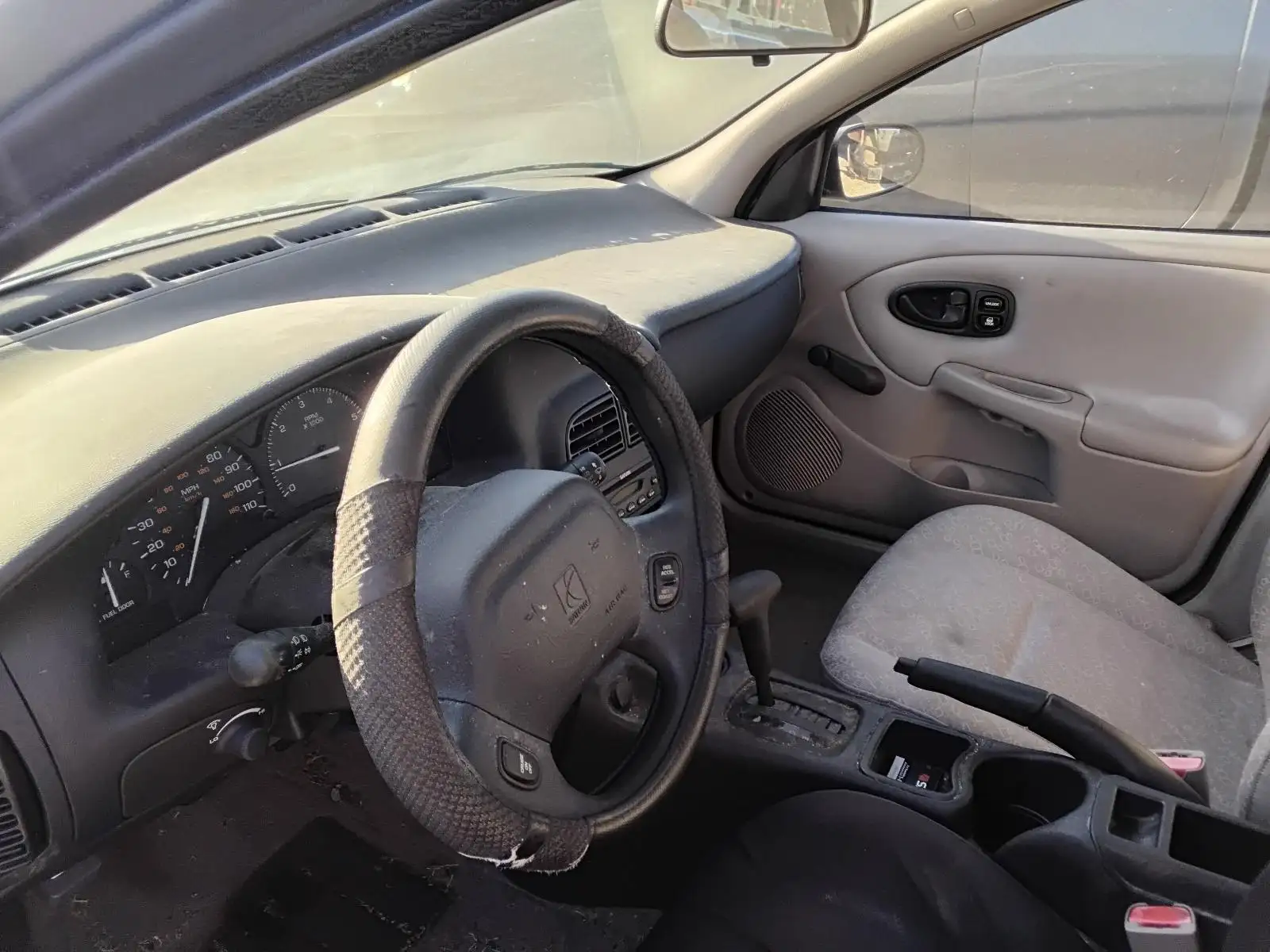 Photo of 2002 Saturn Saturn S Series