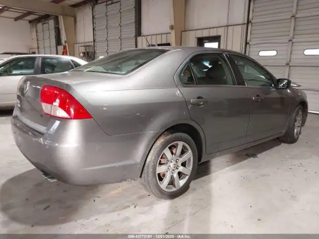 Photo of 2010 Mercury Milan
