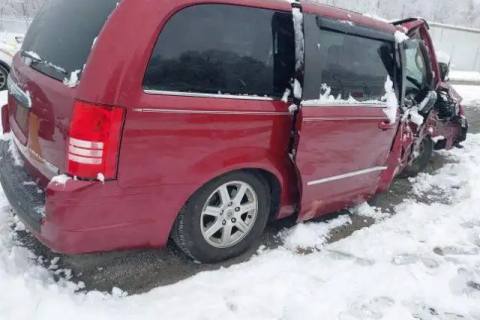 Photo of 2010 Chrysler Town & Country