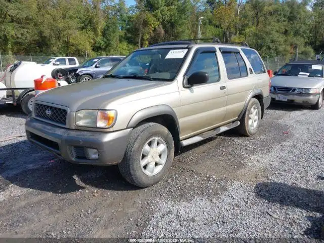 Photo of 2001 Nissan Pathfinder