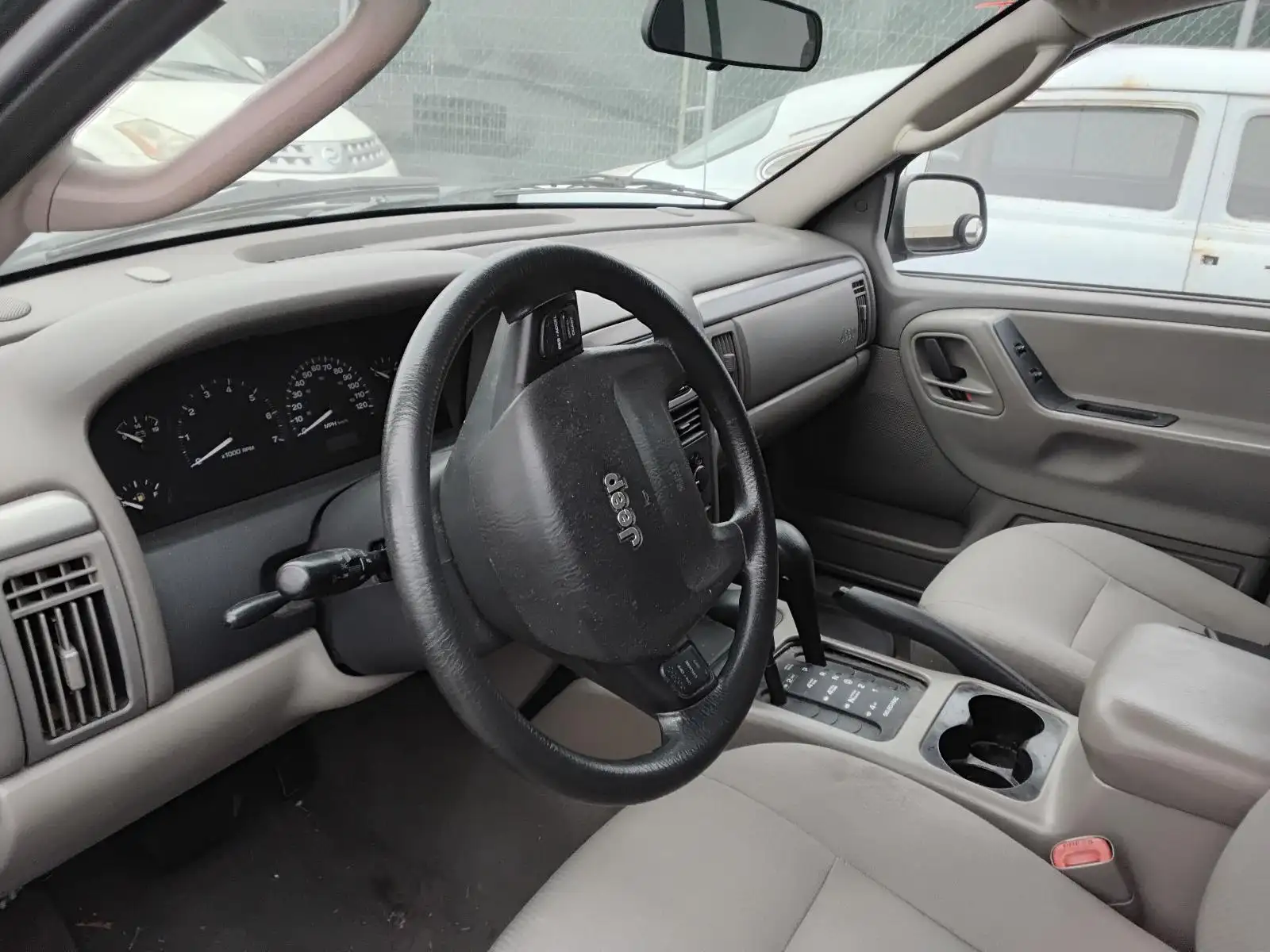 Photo of 2004 Jeep Grand Cherokee