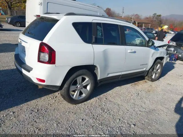 Photo of 2016 Jeep Compass