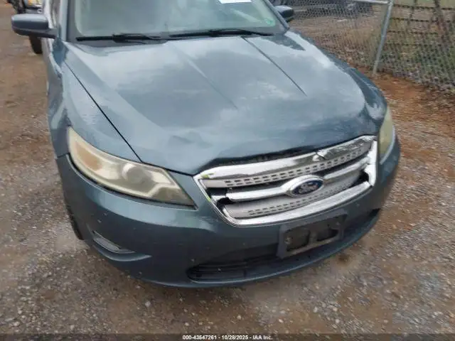 Photo of 2010 Ford Taurus