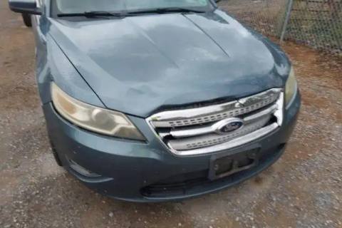 Photo of 2010 Ford Taurus