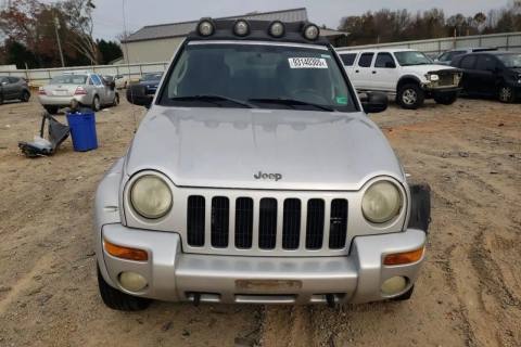 Photo of 2004 Jeep Liberty