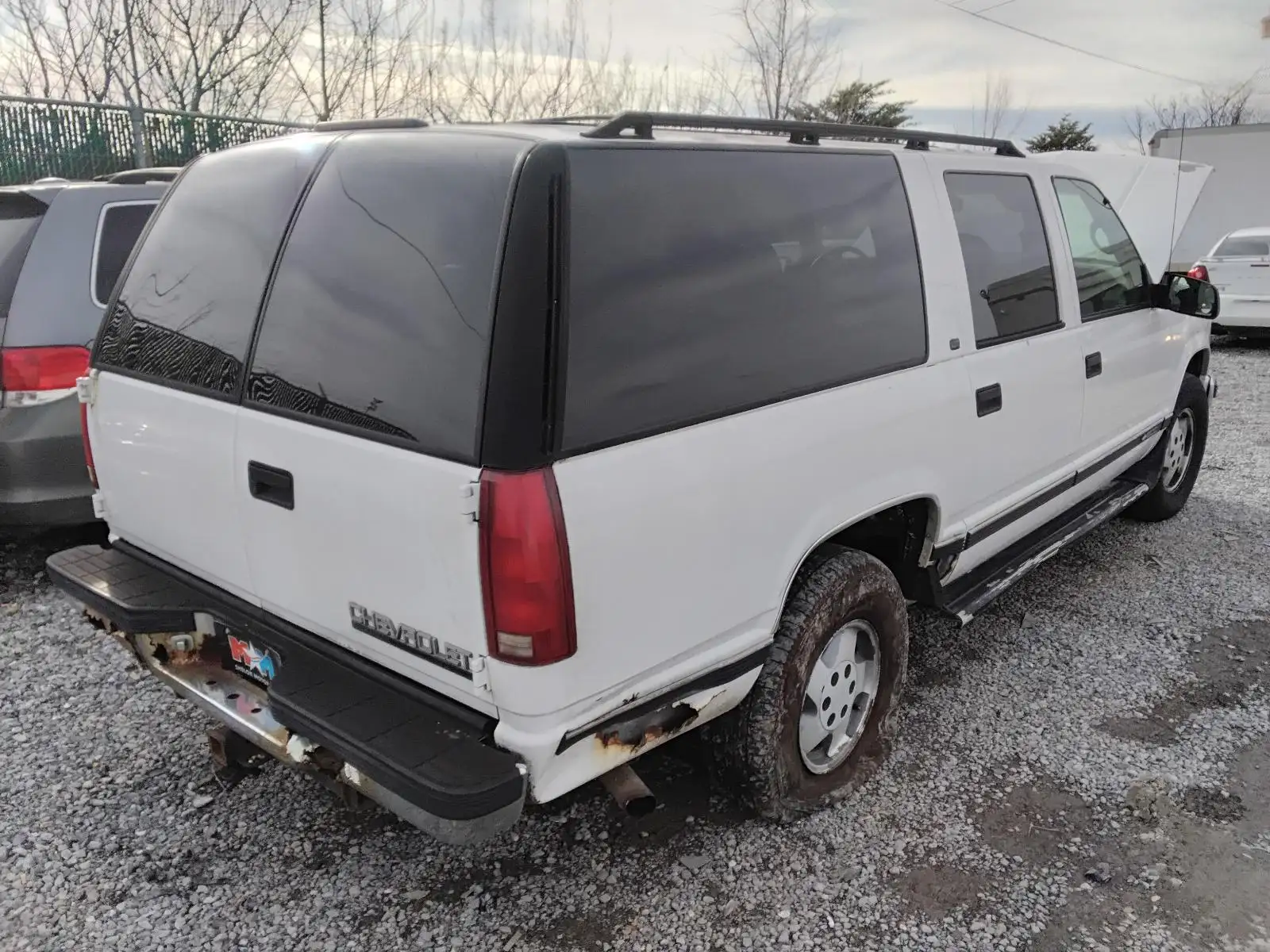 Photo of 1999 Chevrolet Suburban 1500