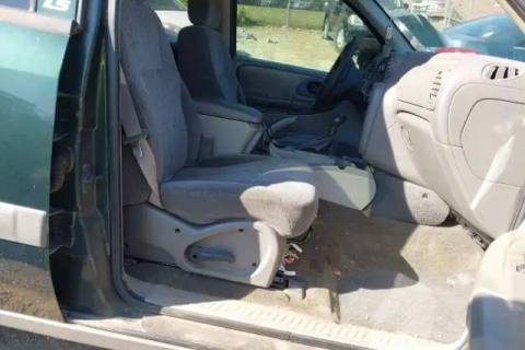 Photo of 2004 Chevrolet Trailblazer