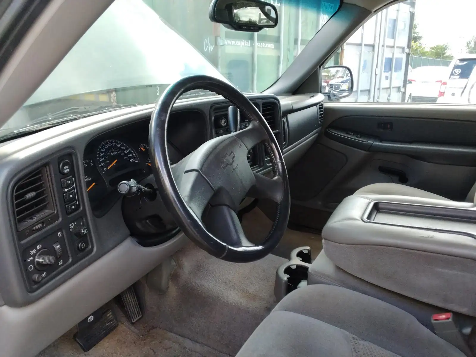 Photo of 2003 Chevrolet Suburban 1500