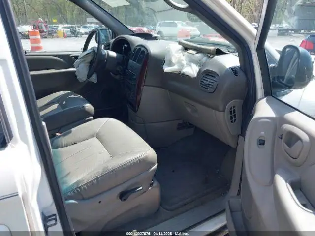 Photo of 2001 Dodge Caravan