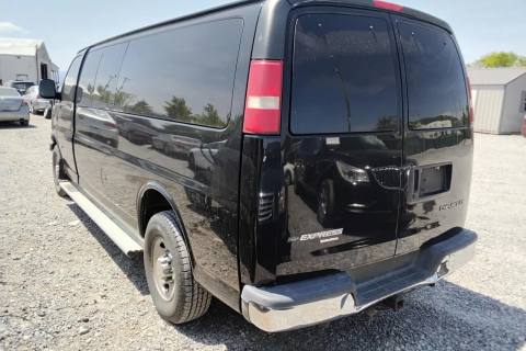Photo of 2005 Chevrolet Express 3500 Van