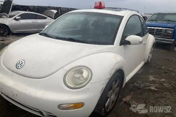 Photo of 2003 Volkswagen New Beetle
