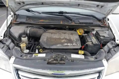 Photo of 2016 Chrysler Town & Country