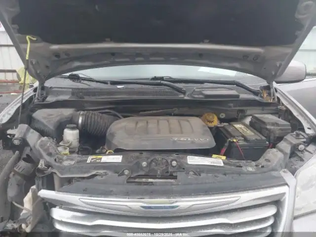 Photo of 2016 Chrysler Town & Country