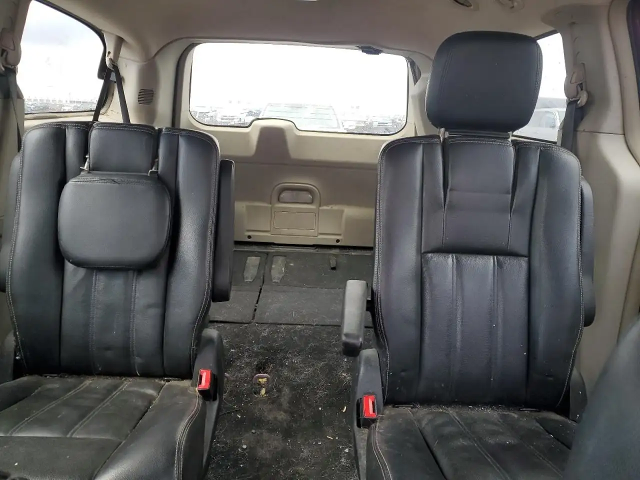 Photo of 2013 Chrysler Town & Country