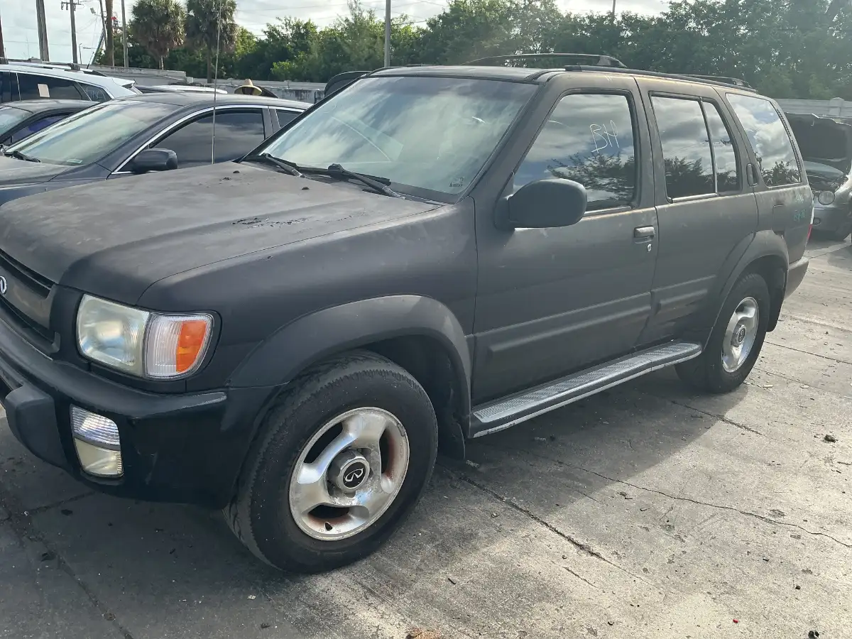 Photo of 2000 Infiniti Qx4