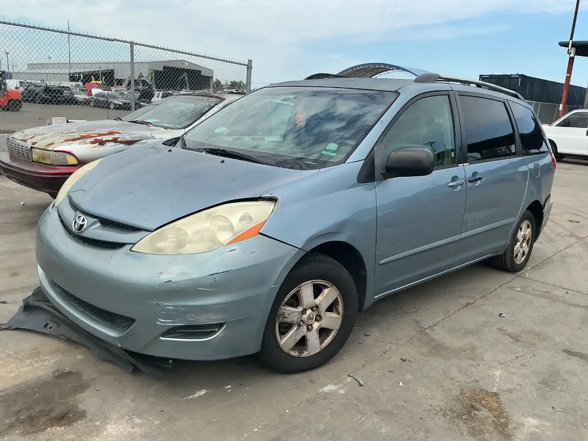 Photo of 2006 Toyota Sienna