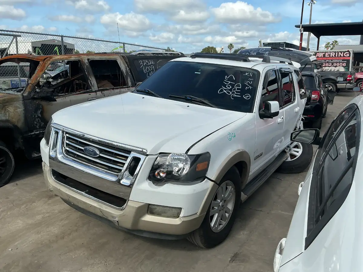 Photo of 2006 Ford Explorer