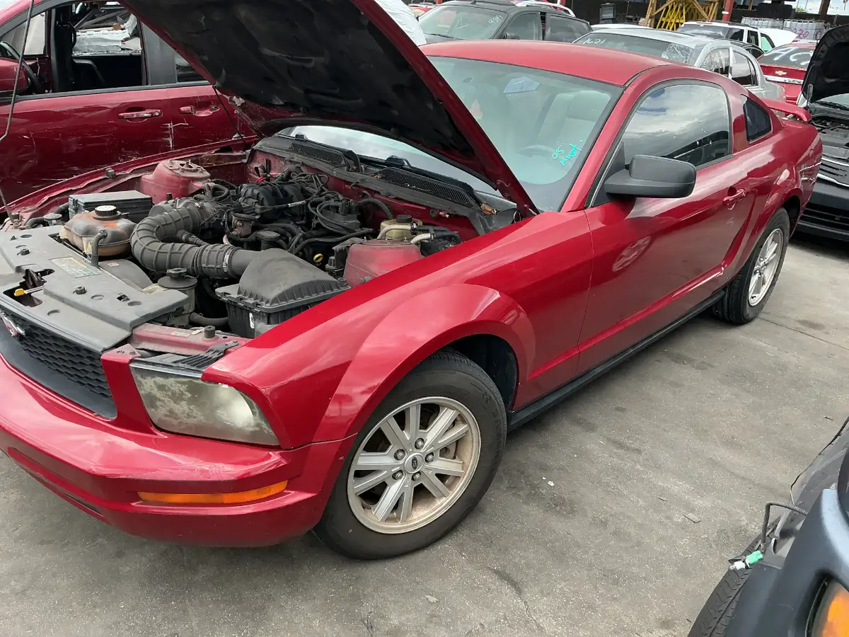 Photo of 2005 Ford Mustang