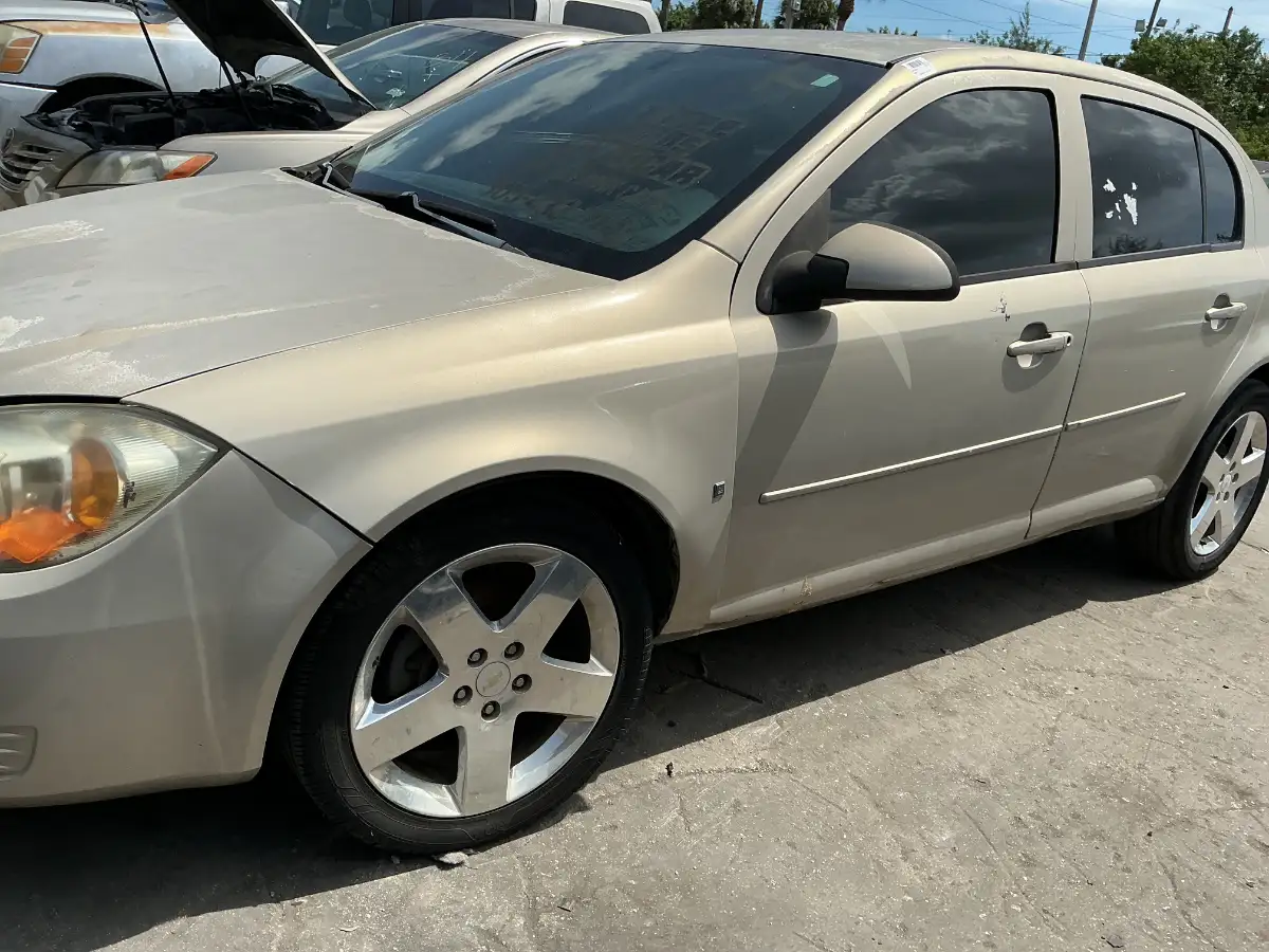 Photo of 2000 Chevrolet Malibu