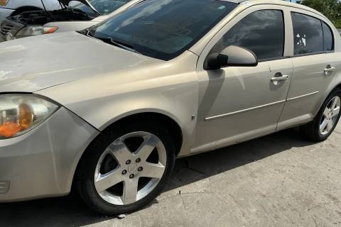 Photo of 2000 Chevrolet Malibu